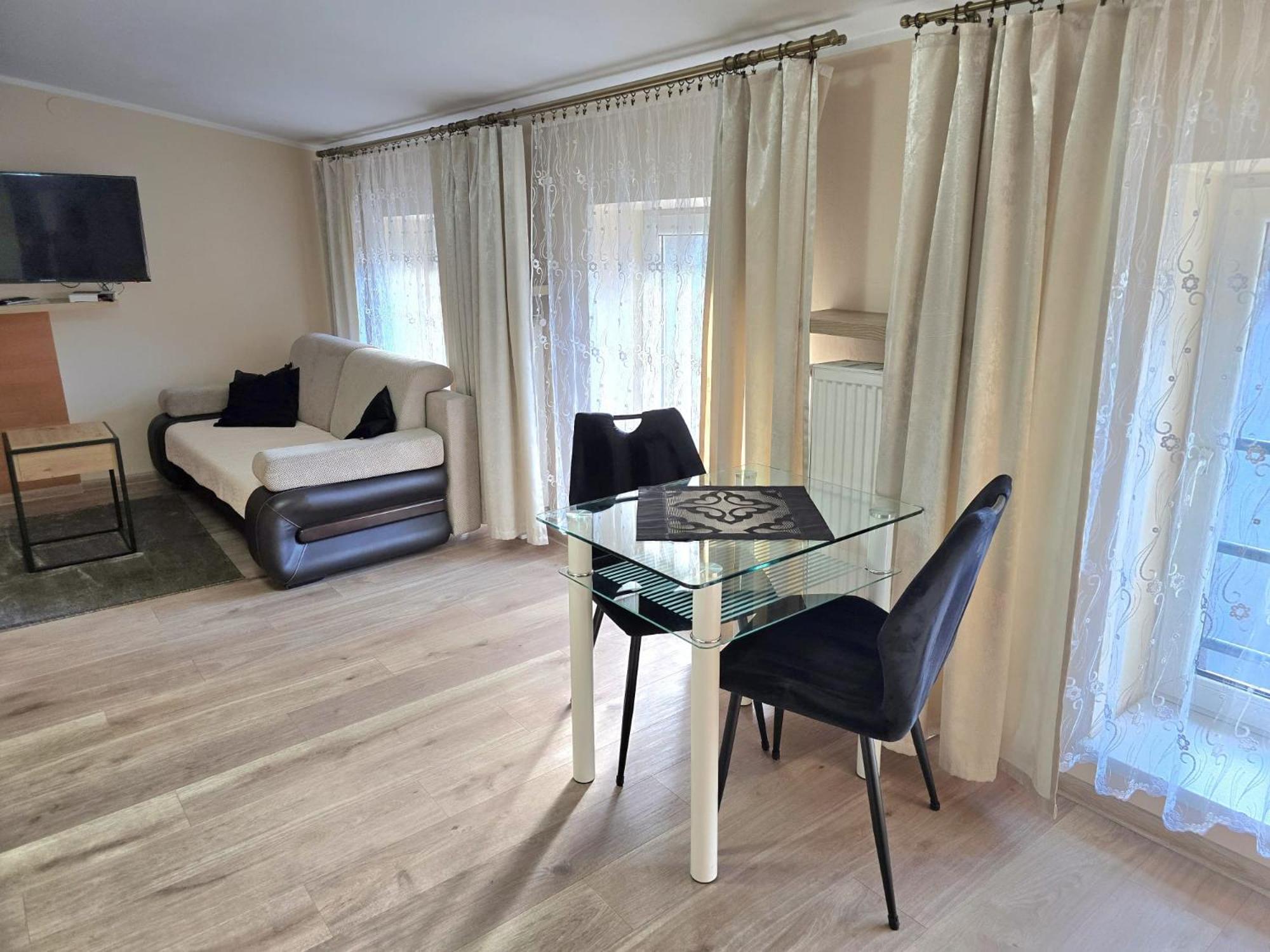 Apartment Aparthouse Centrum - In The Center Near The Train Station